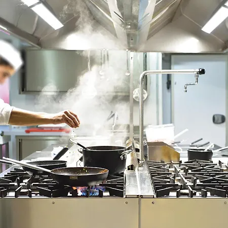 Piccolo - Adults Only מלון